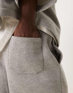 Personnalisé été nouveaux hommes décontracté 2 pièces ensembles à manches courtes t-shirt solide survêtement ensemble hommes shorts ensemble avec poches - Product Image 4