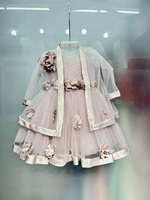 Nouveau Design à la mode Net Tissu enfants Frock pour fête d'anniversaire disponible au prix de gros de l'Inde