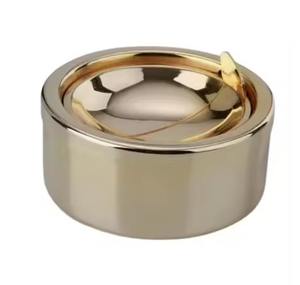 Cenicero Clásico de Metal con Acabado Dorado para Mesa, Restaurante o Bar - Product Image 1