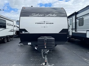 Nuevo Modelo 2025 East To West Silver L-a-k-e 2300RD Autocaravana de Camping, Último Modelo - Product Image 5