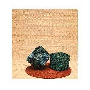 Cesta de hierba Sabai hecha a mano por artesanos expertos con tejido rústico perfecto para almacenamiento y organización decorativa del hogar - Product Image 6