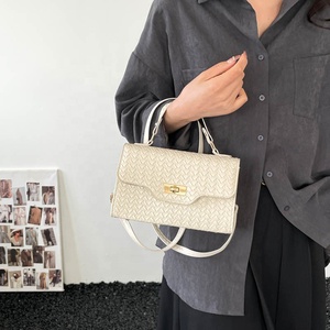 กระเป๋าสะพายไหล่ผู้หญิงทรงควิลท์หนัง PU แฟชั่น รุ่นปี 2026 กระเป๋าถือแบบเปิดปิดเดียว - Product Image 3