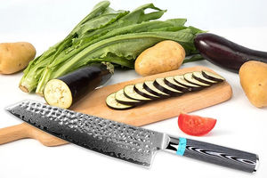 Cuchillo Kiritsuke de Alta Calidad Estilo Japonés, 33 Capas de Acero Damasco VG10, Hoja Forjada y Martillada de 8 Pulgadas con Mango de Micarta - Product Image 3