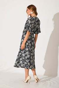 Robe Maxi Longue d'Été Imprimée de Fleurs Décolleté Carré Avant Dos Corps Fumé Manches Courtes Flutter Robes Décontractées Latérales Slip - Product Image 3