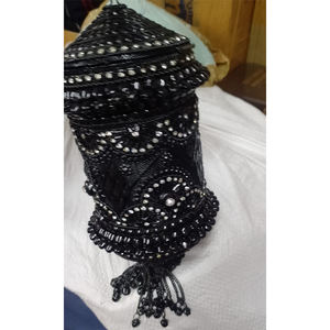 ผู้จัดจำหน่ายจากอินเดีย จำหน่ายกระเป๋าสะพายไหล่ดีไซน์หรูหราทันสมัย คุณภาพสูง น้ำหนักเบา ประดับลูกปัดโลหะ ขนาด 1-1.9 ลิตร สำหรับงานกลางคืน - Product Image 1