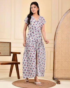 Elegante blanco floral crepé seda Cap manga Wrap vestido para el verano y ocasiones casuales con tela ligera suave - Product Image 4