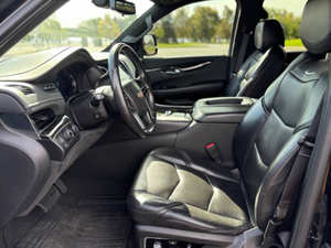 Usado 2020 C * adillac Escalade ESV Platinum - Product Image 3