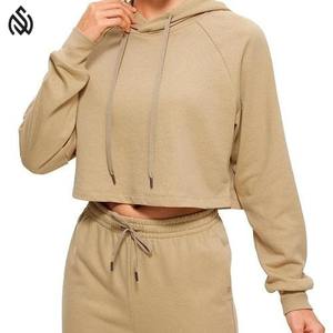 Ensemble de shorts à capuche surdimensionnés Streetwear Ensembles pour femmes de haute qualité vente en gros de sweat à capuche et shorts Ensembles pour femmes - Product Image 4