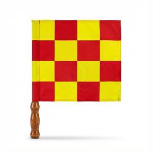 Bandera de Árbitro Profesional con Mango de Madera, Diseño Clásico, Alta Visibilidad, Patrón de Cuartos, Rojo y Amarillo, para Partidos de Fútbol - Product Image 2