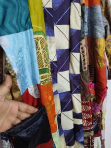 Kimono de seda estampado de lujo Unisex, Vestido de playa de retazos bohemios, bata de casa de verano, ropa de dormir ligera para mujeres y hombres - Product Image 2