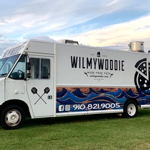 Camión de comida al aire libre con estación de cocina profesional servicio de comida caliente y estructura duradera para operaciones de comida callejera - Product Image 5