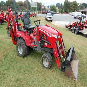 Tracteur à roues Massey Ferguson GC1725M de qualité supérieure, 30 CV, chargeur, pelle rétrocaveuse, boîte de vitesses 4 roues motrices, composants principaux inclus, utilisation agricole - Product Image 3