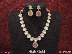 Bijoux de style fantaisie Kundan plaqués or de marque Ensemble de colliers courts Kundan pour la fête - Product Image 5