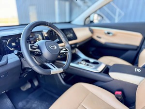 GAC GS3 Coupé AWD Turbo Premium 2024, boîte de vitesses automatique, faible kilométrage, jantes R18, intérieur en cuir foncé - Product Image 4