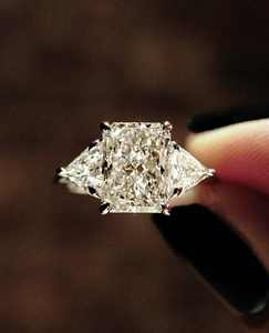 12x8มม. แหวนหมั้นเพชร CZ สีขาวพร้อมด้วยอัญมณีด้านข้างล้านล้านชิ้นเครื่องประดับคลาสสิก - Product Image 1