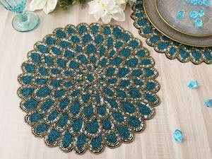 Camino de Mesa con Cuentas de Diseño Antiguo Personalizado para Decoración del Hogar y Jardín en Colores de Moda Hecho de Algodón para las Fiestas Navideñas - Product Image 3