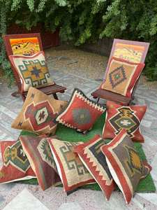 Cojines florales bohemios tejidos a mano indios yute puro con patrón floral de algodón de seda funda de cojín para uso doméstico o hotelero - Product Image 3