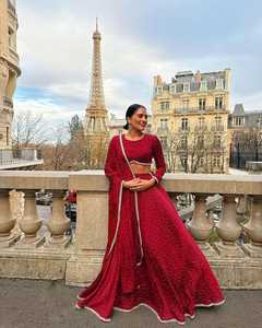 ชุดปาร์ตี้แสนสวยกับงานลูกไม้หนักที่สวยงาม - Product Image 2