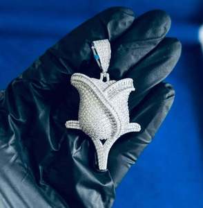 Colgante de Amor Personalizado Chapado en Oro Amarillo de 18K, con Forma de Animal, Estilo Hiphop, con Moissanita, para Hombres, Mujeres y Niños - Product Image 1