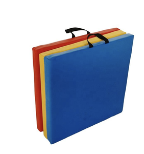 Tapis d'exercice pliable à trois volets avec poignées de transport pour MMA, gymnastique, étirements, exercices de renforcement du tronc - Product Image 2