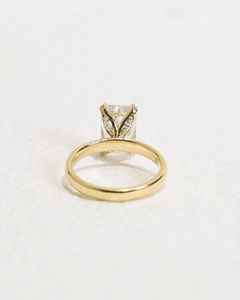 Bague solitaire Art Deco 9x13 MM en argent 925 avec demi-cercle cathédrale d'éternité et halo invisible - Product Image 3