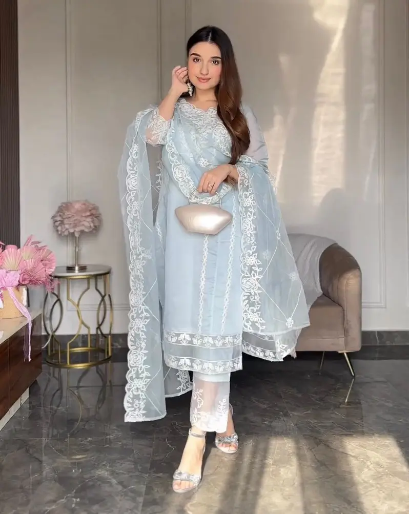 Calidad Premium indio pakistaní señoras cosido Shalwar Kameez trajes al por mayor mujeres vestido de seda