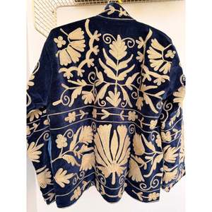Blue Elegant Suzani Velvet Embroidered <b>Reversible</b> <b>Jacket</b> Short Boho Outerwear Linen Lining Leather Shell One Size Spring Autumn - Product Image 2