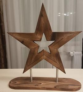 Centro de mesa navideño de madera minimalista con ramas grabadas de estrellas en tonos neutros y estilo rústico de mesa navideña - Product Image 5