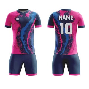 Vente en gros de maillots et shorts de football personnalisés avec impression par sublimation et logo de l'équipe pour jeunes et joueurs de football adultes OEM - Product Image 4