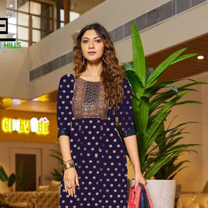 Traje étnico bordado de rayón listo para usar con trabajo impreso Kurti Pair y Salwar Kameez para ropa de mujeres y niñas - Product Image 5