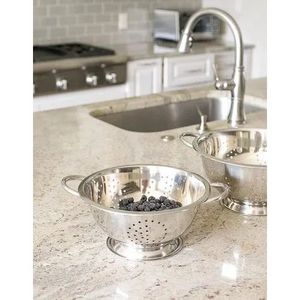 Mini passoire en acier inoxydable avec base et poignées, panier filtrant en plastique, égouttoir pour pâtes, riz et aliments - Product Image 1