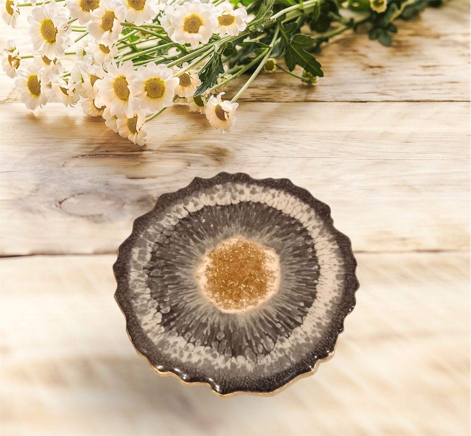 สีเทาเข้ม