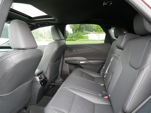 รถเบนซินระบบอัตโนมัติ SUV 2023 2025มือสองหรูหราพร้อมเบาะหนังและพาโนรามาซันรูฟ5ประตู SUV พรีเมี่ยมสำหรับส่งออก - Product Image 4