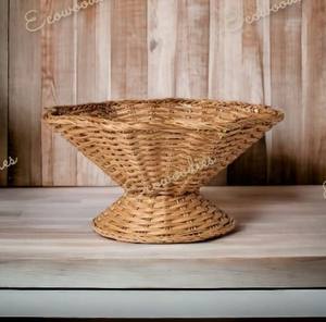 Nouveauté écologique bol à fruits/fleurs festonnés en rotin beau bol à pieds en rotin pour table à manger article parfait pour la maison - Product Image 1