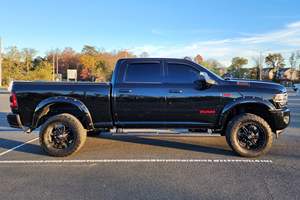 Ram 2500 Laramie Night Crew Cab 4x4 Hemi V8 Power Usada, Año 2022 - Product Image 3