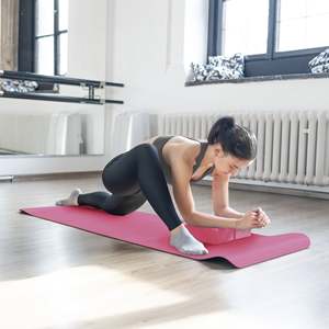 Set Yoga Rosa 7 Pezzi BalanceFrom, Accessori Fitness con Tappetino, Cinghia Elastica e Ginocchiere - Product Image 3