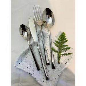 Juego de Cubiertos de Metal Hechos a Mano de la Mejor Calidad, Juego de Cuchara, Cuchillo y Tenedor para Restaurantes y Uso Doméstico - Product Image 4