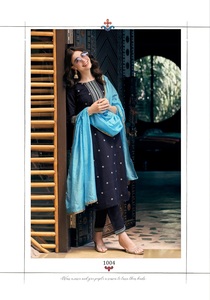 Nouvelle collection de soie romaine avec broderie fantaisie Set Kurtis en vente en ligne - Product Image 6