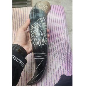 Corne à boire personnalisée naturelle sculptée à la main viking sculpture corne à boire buffle buveur corne pour bière - Product Image 1