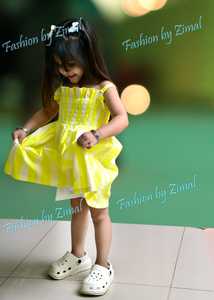 2025 élégant personnalisé enfants robe conception OEM avec logo avant prix d'usine de tissu tricoté à vendre - Product Image 4