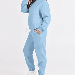 Conjunto de chándal deportivo de dos piezas con estampado de logotipo personalizado para mujer para invierno a un precio - Product Image 3