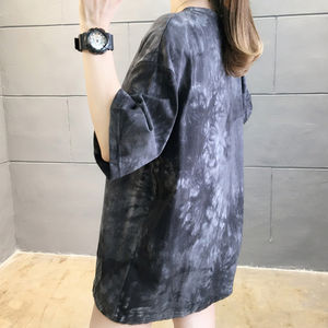 เสื้อยืดผู้หญิงพิมพ์ลายมัดย้อม ไซส์ใหญ่ คุณภาพสูง ทรงหลวม ไหล่ตก ขายส่ง - Product Image 5