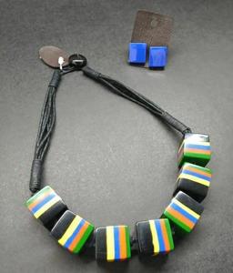 Collier en résine multicolore Bohème Collier pendentif en résine de haute qualité fait à la main avec boucles d'oreilles Set - Product Image 1