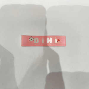 Etiquetas de Cuidado de Algodón Tejido Impresas Ecológicas - Etiquetas con Pliegue Extremo en Relieve 3D para Prendas, Ropa de Cama y Textiles para el Hogar - Product Image 3