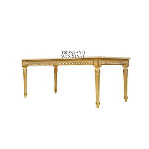 Mesa de Centro de Lujo con Tapa de Mármol, Detalles en Oro Hechos a Mano y Patas Talladas Elegantes para una Decoración Clásica de Sala de Estar - Product Image 3