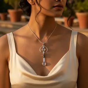 Colgante Religioso Hecho a Mano en Plata 925 con Piedra Lunar y Turmalina para Mujer - Hecho en India - Product Image 2