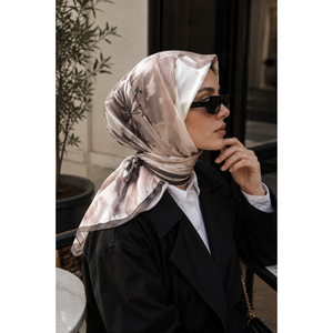 Sciarpa Morbida in Voile di Cotone con Motivo Floreale per Donne, Traspirante, Stile Quadrato per Copriscapo, Serie Stampa Digitale Colore Caffè - Product Image 1