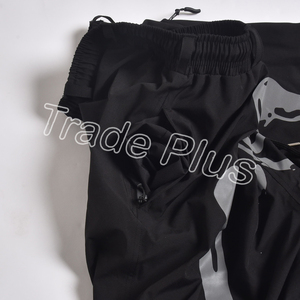 Pantalones de Nieve con Estampado de Esqueleto Negro de Último Diseño con Detalles de Huesos Reflectantes, Tejido Impermeable Cálido para Invierno y Corte Holgado - Product Image 4