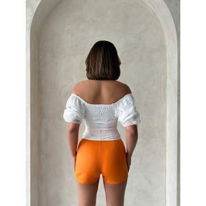 เสื้อชีฟองลายครีมประดับด้วยผ้ากิป สำหรับผู้หญิง ขายส่ง ยี่ห้อท็อปโชว์ - Product Image 1