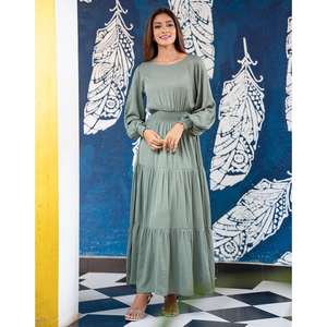 Gris manga larga estilo bohemio manga larga 100% tela de rayón Maxi vestido vacaciones mujeres cuello en V con vestido de mujer escalonado - Product Image 1